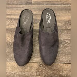 A2 by Aerosoles ladies shoes.  Size: 8.5